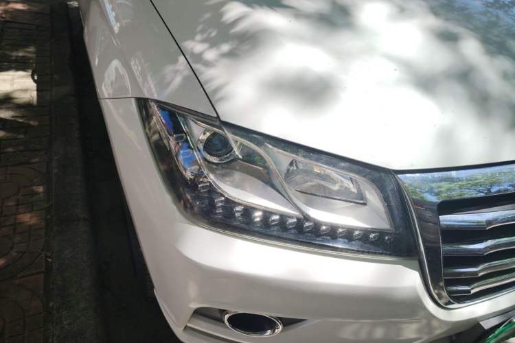 Used Haval H2 2014 1.5T Manual Two-Wheel Drive Elite Edition Right Front Headlight