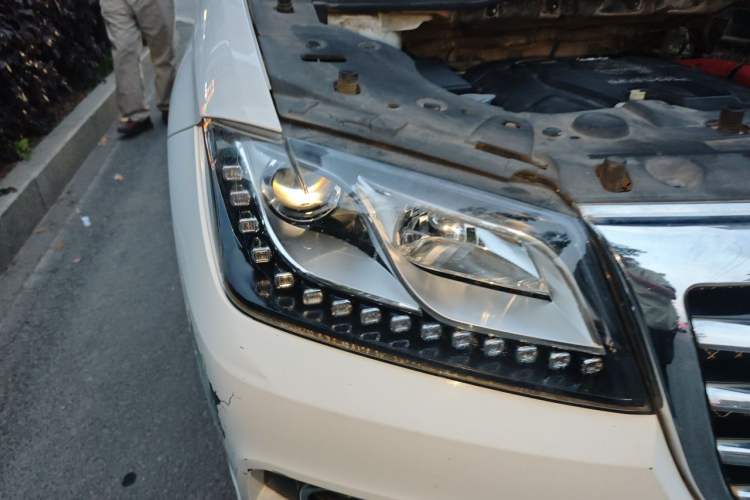 Used Haval H2 2014 1.5T Manual Two-Wheel Drive Elite Edition Right Front Headlight