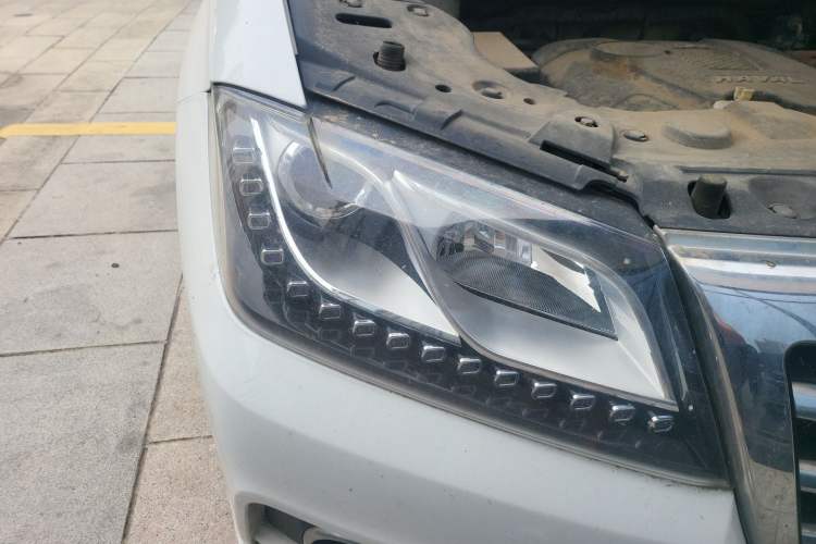 Used Haval H2 2014 1.5T Manual Two-Wheel Drive Elite Edition Right Front Headlight