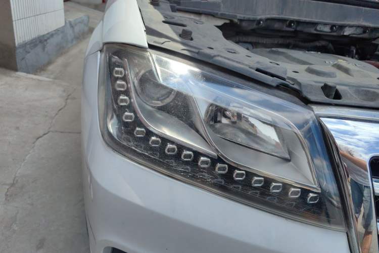 Used Haval H2 2014 1.5T Manual Two-Wheel Drive Elite Edition Right Front Headlight