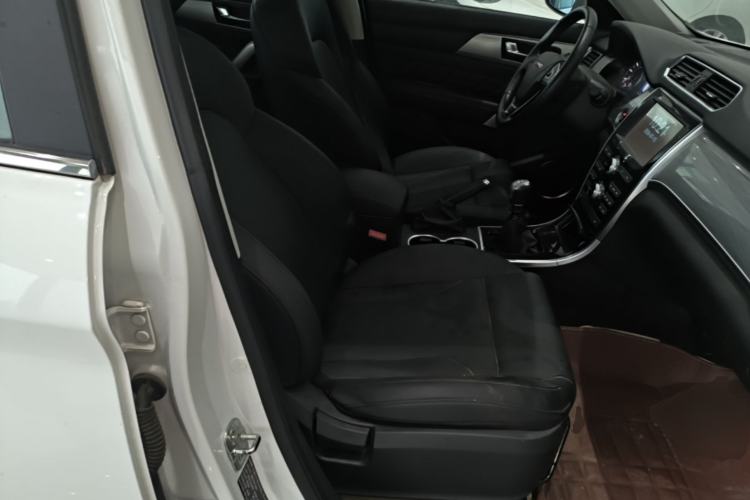 Used Haval H2 2014 1.5T Manual Two-Wheel Drive Elite Edition Right Front Seat