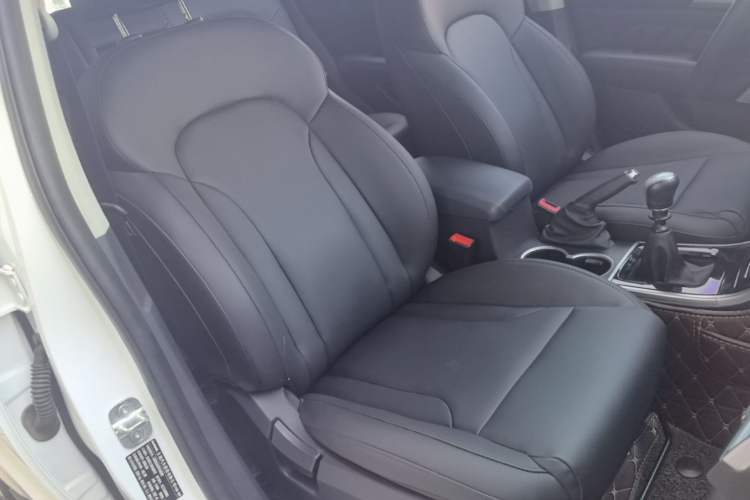 Used Haval H2 2014 1.5T Manual Two-Wheel Drive Elite Edition Right Front Seat