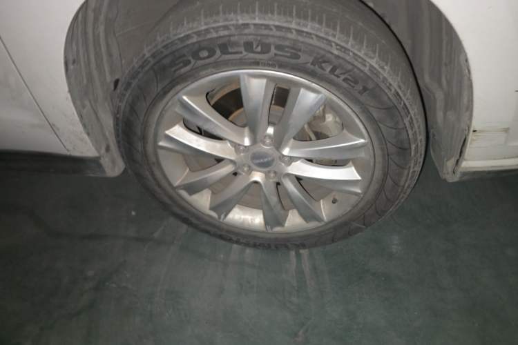 Used Haval H2 2014 1.5T Manual Two-Wheel Drive Elite Edition Right Front Wheel Hub
