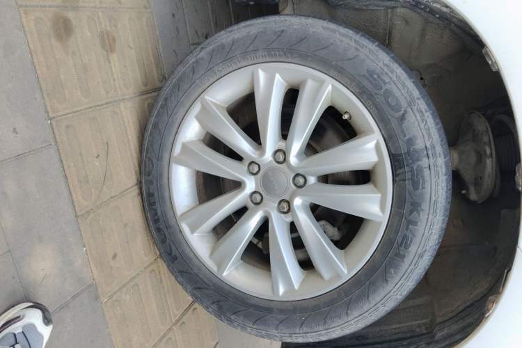 Used Haval H2 2014 1.5T Manual Two-Wheel Drive Elite Edition Right Front Wheel Hub