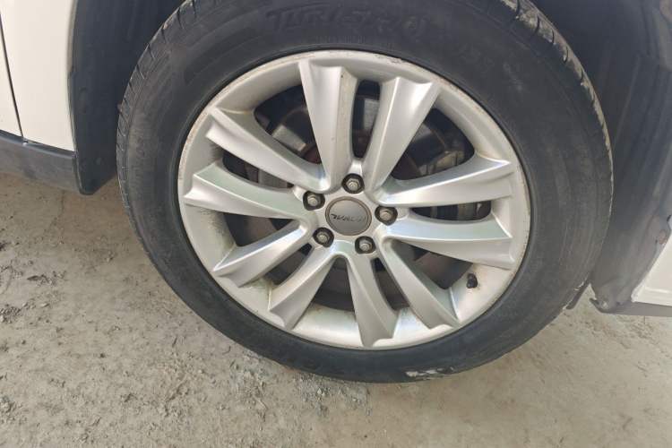 Used Haval H2 2014 1.5T Manual Two-Wheel Drive Elite Edition Right Front Wheel Hub