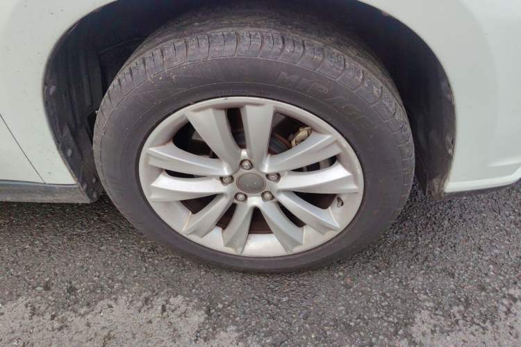 Used Haval H2 2014 1.5T Manual Two-Wheel Drive Elite Edition Right Front Wheel Hub