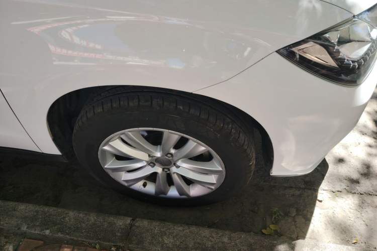 Used Haval H2 2014 1.5T Manual Two-Wheel Drive Elite Edition Right Front Wheel Hub