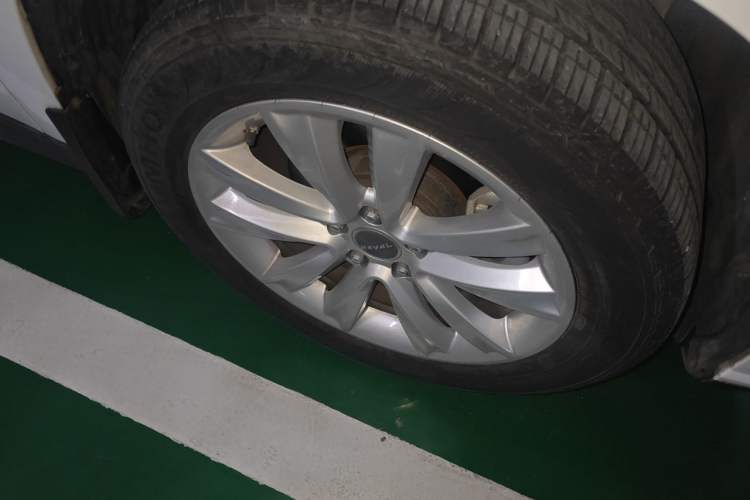 Used Haval H2 2014 1.5T Manual Two-Wheel Drive Elite Edition Right Front Wheel Hub