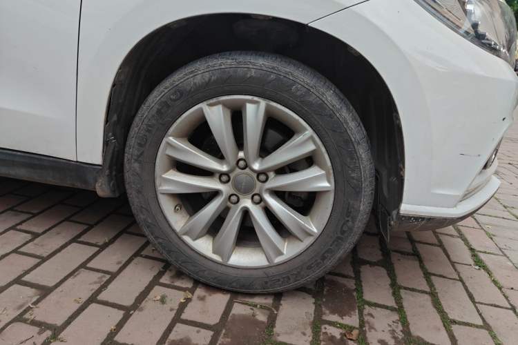 Used Haval H2 2014 1.5T Manual 4x4 Prestige Edition Right Front Wheel Hub