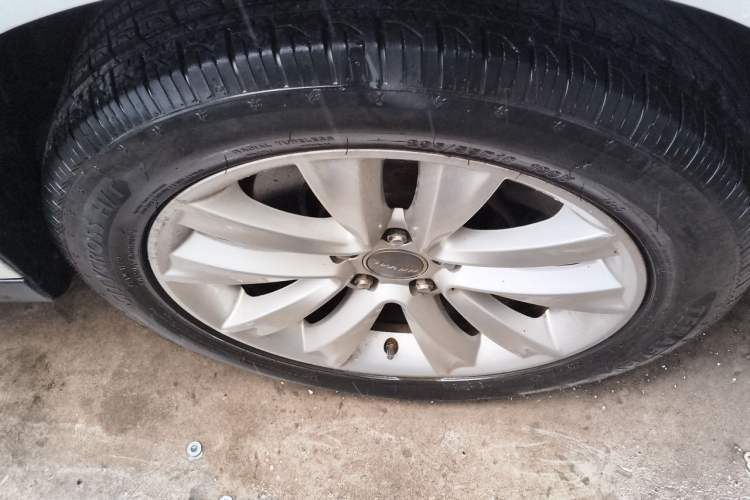 Used Haval H2 2014 1.5T Manual Two-Wheel Drive Elite Edition Right Front Wheel Hub