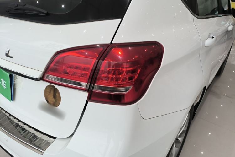 Used Haval H2 2014 1.5T Manual Two-Wheel Drive Elite Edition Right Rear Taillight