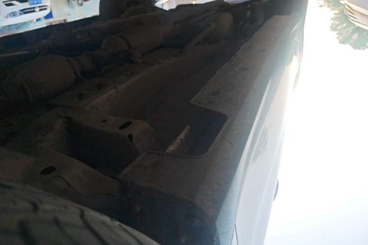 Used Haval H2 2014 1.5T Manual Two-Wheel Drive Elite Edition Right Side Sill