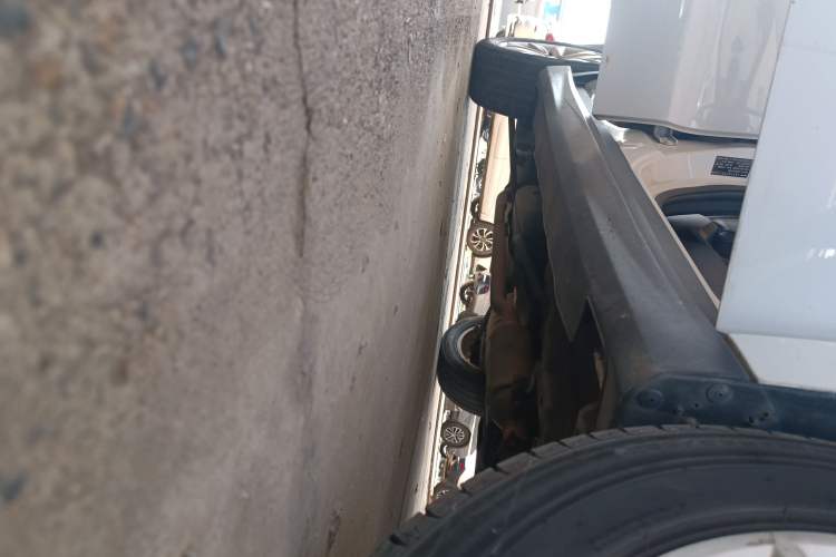 Used Haval H2 2014 1.5T Manual Two-Wheel Drive Elite Edition Right Side Sill