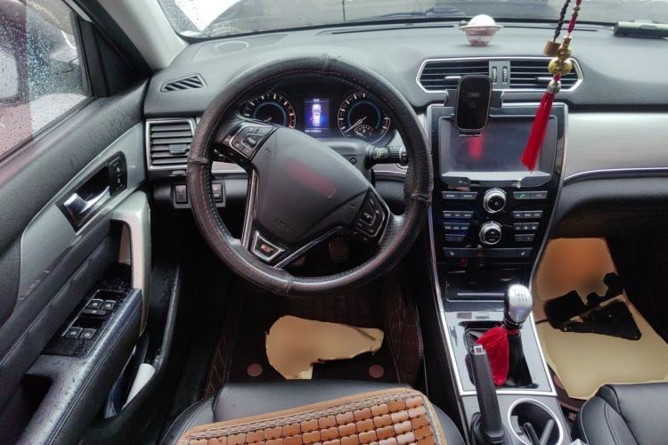 Used Haval H2 2014 1.5T Manual Two-Wheel Drive Prestige Edition Steering Wheel