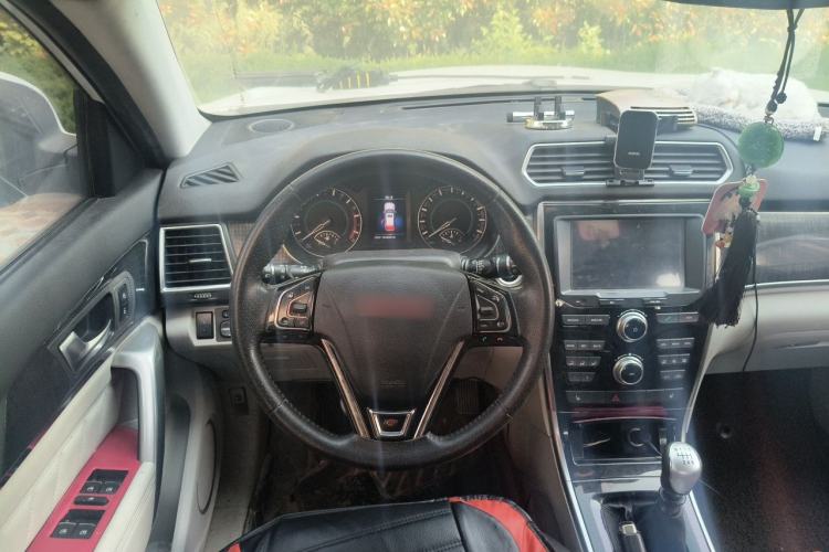 Used Haval H2 2014 1.5T Manual Two-Wheel Drive Elite Edition Steering Wheel