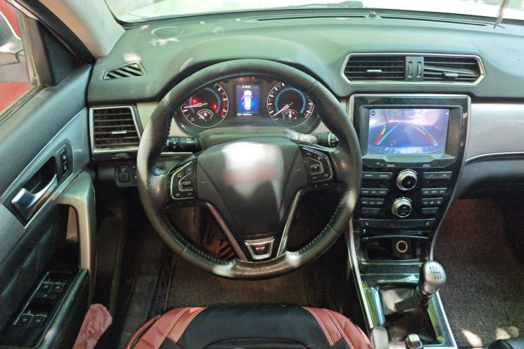 Used Haval H2 2014 1.5T Manual Two-Wheel Drive Prestige Edition Steering Wheel