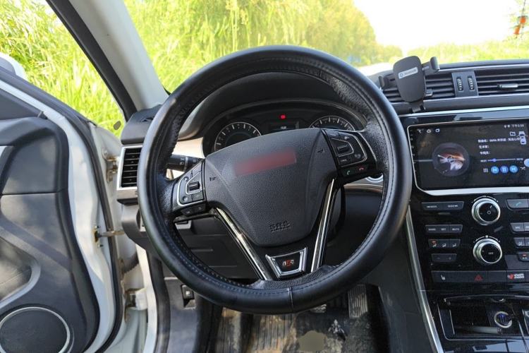 Used Haval H2 2014 1.5T Manual Two-Wheel Drive Elite Edition Steering Wheel