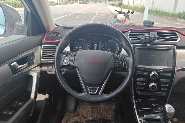 Used Haval H2 2014 1.5T Manual Two-Wheel Drive Elite Edition Steering Wheel