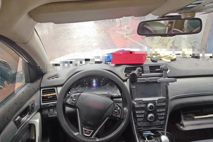 Used Haval H2 2014 1.5T Manual Two-Wheel Drive Prestige Edition Steering Wheel
