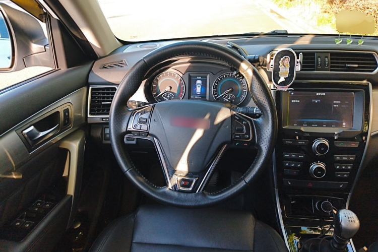 Used Haval H2 2014 1.5T Manual Two-Wheel Drive Elite Edition Steering Wheel