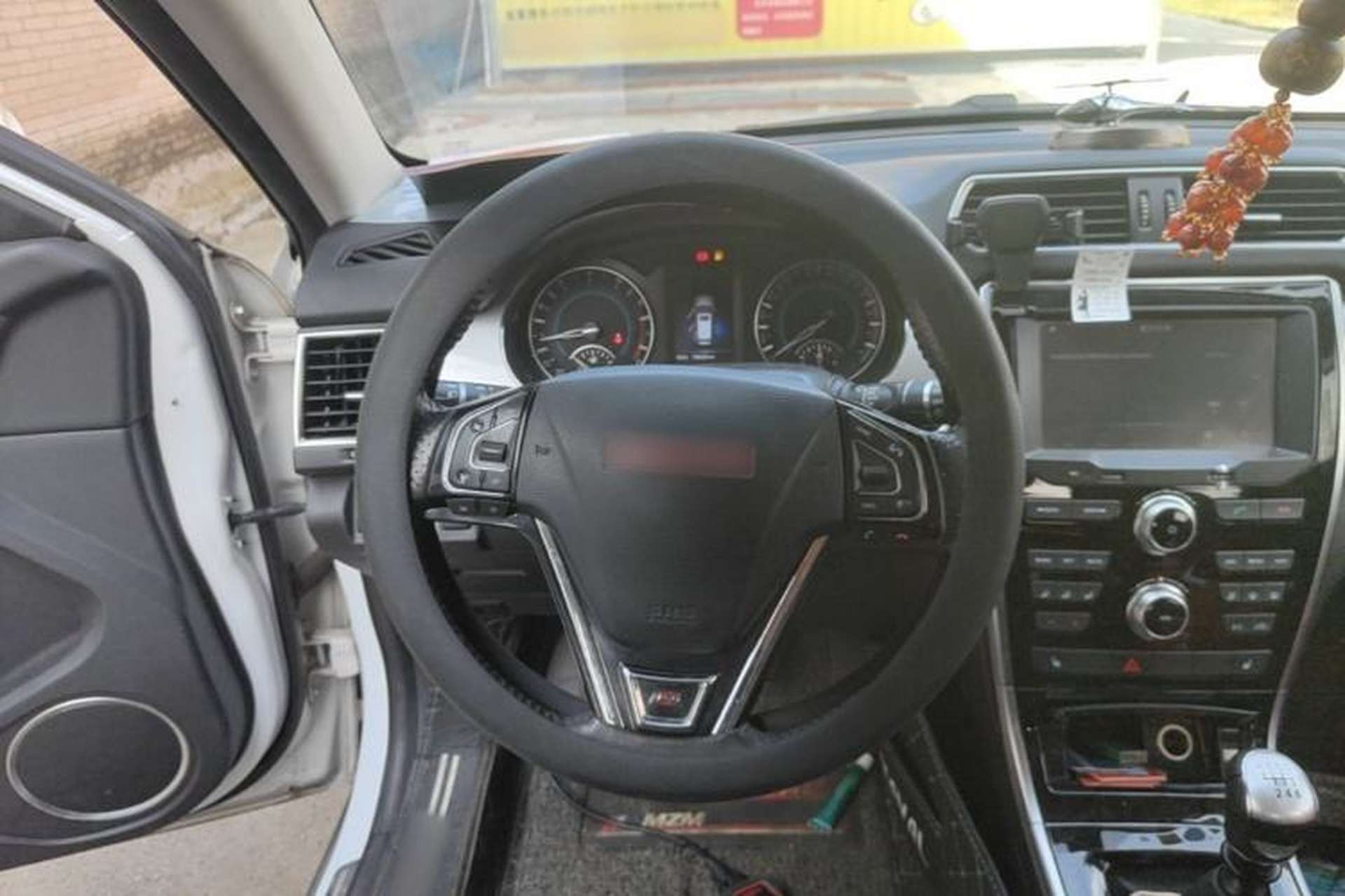 Used Haval H2 2014 1.5T Manual Two-Wheel Drive Elite Edition Steering Wheel