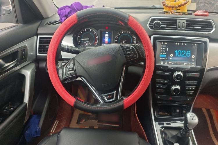 Used Haval H2 2014 1.5T Manual Two-Wheel Drive Elite Edition Steering Wheel