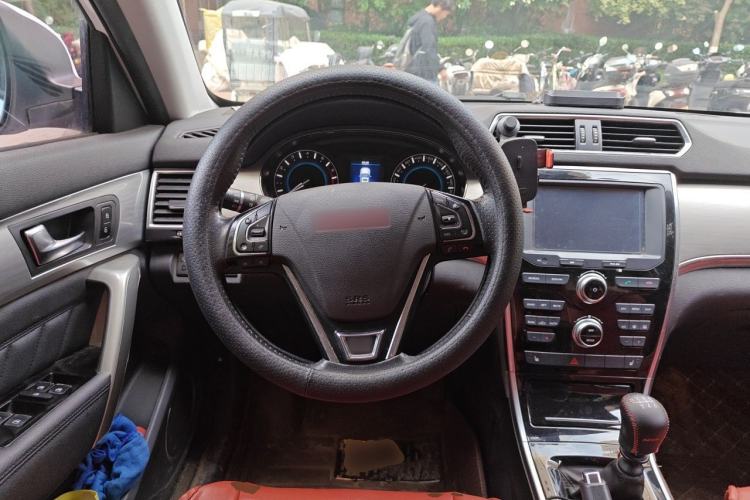 Used Haval H2 2014 1.5T Manual 4x4 Prestige Edition Steering Wheel