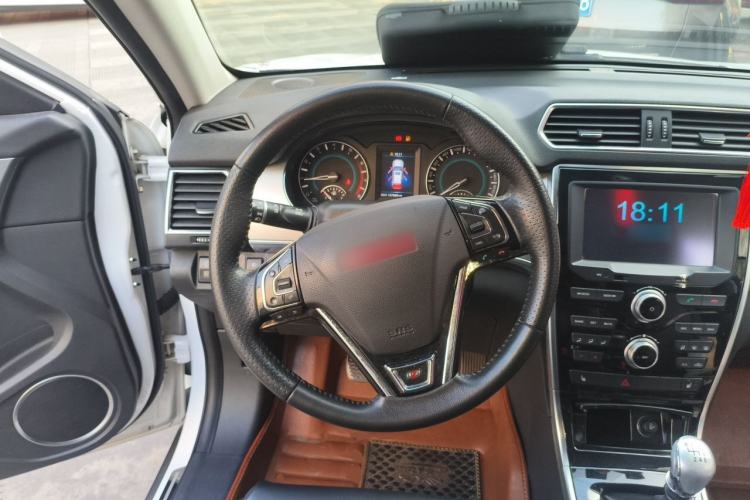 Used Haval H2 2014 1.5T Manual Two-Wheel Drive Elite Edition Steering Wheel