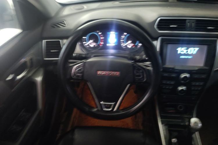 Used Haval H2 2014 1.5T Manual Two-Wheel Drive Elite Edition Steering Wheel