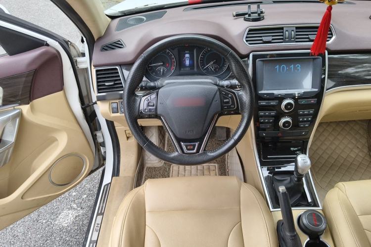 Used Haval H2 2014 1.5T Manual Two-Wheel Drive Elite Edition Steering Wheel