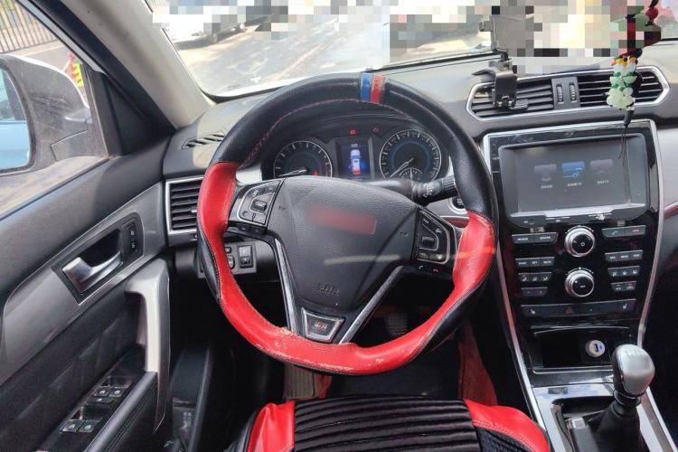 Used Haval H2 2014 1.5T Manual Two-Wheel Drive Elite Edition Steering Wheel
