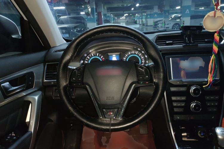 Used Haval H2 2014 1.5T Manual Two-Wheel Drive Elite Edition Steering Wheel