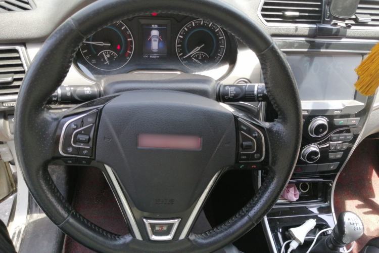 Used Haval H2 2014 1.5T Manual Two-Wheel Drive Elite Edition Steering Wheel