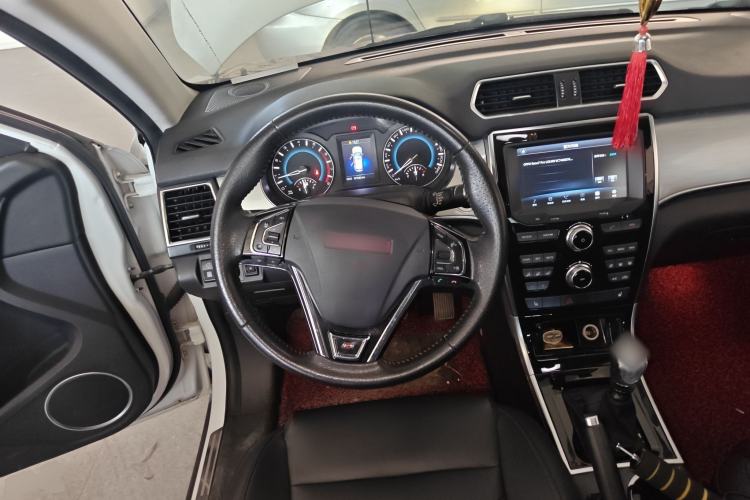 Used Haval H2 2014 1.5T Manual Two-Wheel Drive Elite Edition Steering Wheel