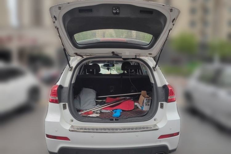 Used Haval H2 2014 1.5T Manual Two-Wheel Drive Elite Edition Trunk