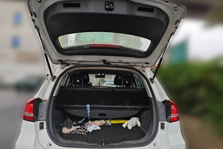 Used Haval H2 2014 1.5T Manual Two-Wheel Drive Elite Edition Trunk
