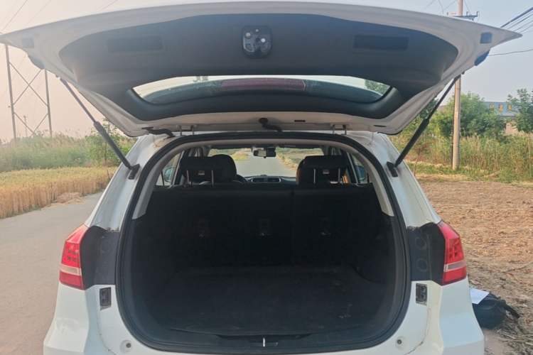 Used Haval H2 2014 1.5T Manual Two-Wheel Drive Elite Edition Trunk