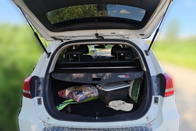 Used Haval H2 2014 1.5T Manual Two-Wheel Drive Elite Edition Trunk