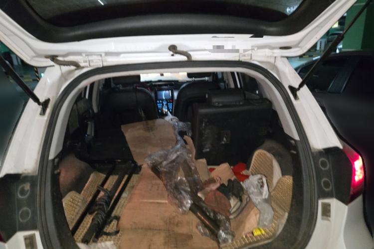 Used Haval H2 2014 1.5T Manual Two-Wheel Drive Elite Edition Trunk