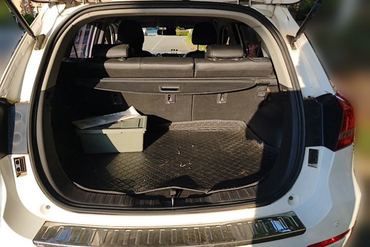 Used Haval H2 2014 1.5T Manual Two-Wheel Drive Elite Edition Trunk