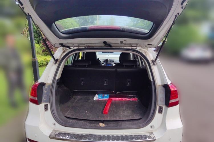 Used Haval H2 2014 1.5T Manual Two-Wheel Drive Elite Edition Trunk