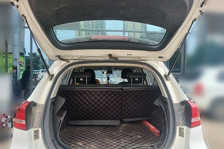 Used Haval H2 2014 1.5T Manual Two-Wheel Drive Elite Edition Trunk