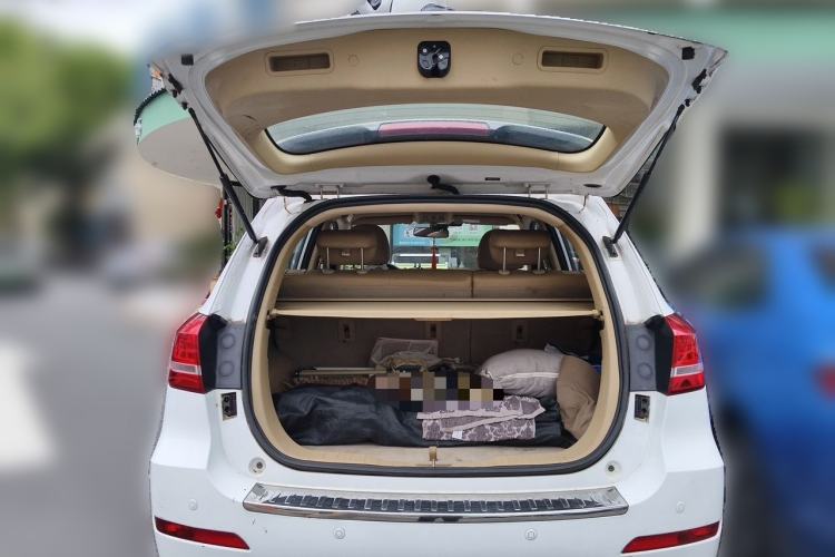 Used Haval H2 2014 1.5T Manual Two-Wheel Drive Elite Edition Trunk