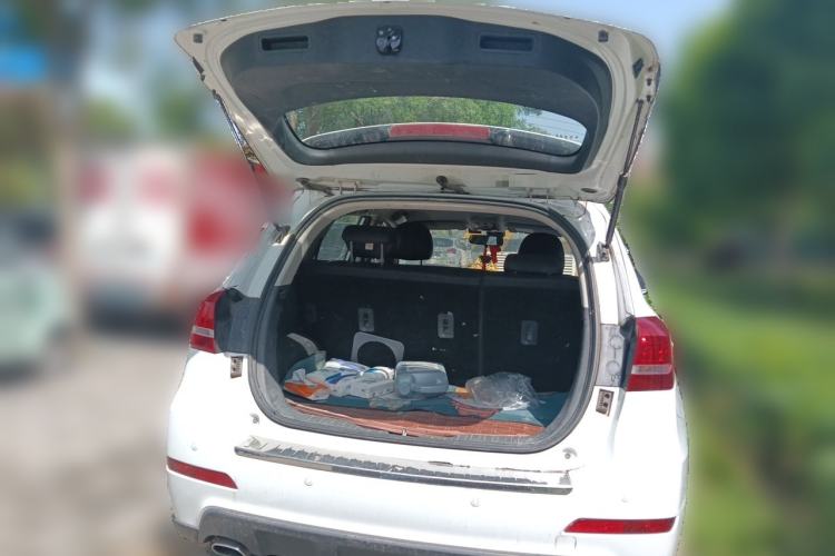 Used Haval H2 2014 1.5T Manual Two-Wheel Drive Elite Edition Trunk