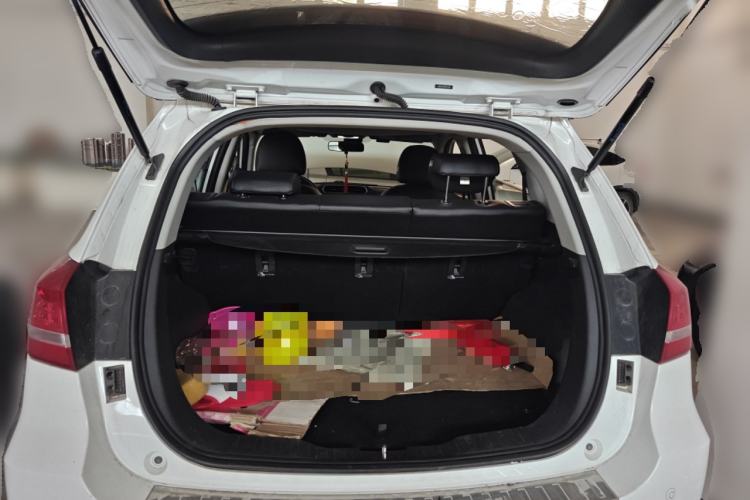 Used Haval H2 2014 1.5T Manual Two-Wheel Drive Elite Edition Trunk