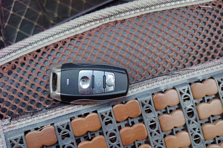 Used Haval H2 2014 1.5T Manual Two-Wheel Drive Elite Edition Vehicle Key