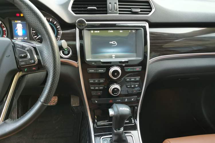Used Haval H2 2015 1.5T Automatic Two-Wheel Drive Elite Edition Audio And AC Panel