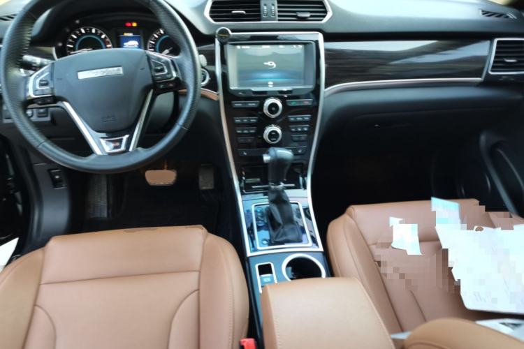 Used Haval H2 2015 1.5T Automatic Two-Wheel Drive Elite Edition Center Console