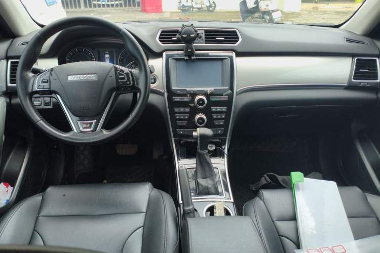Used Haval H2 2015 1.5T Automatic Two-Wheel Drive Elite Edition Center Console
