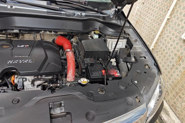 Used Haval H2 2015 1.5T Automatic Two-Wheel Drive Elite Edition Engine Bay Left